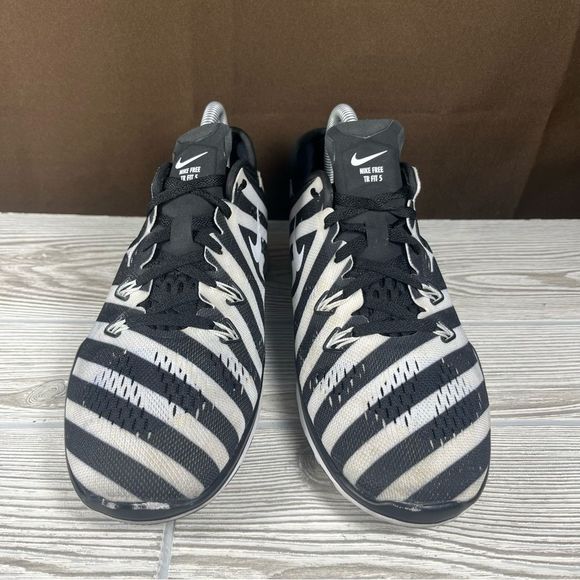 Nike Free Womens TR Fit 5.0 Black White Running Shoes Athletic Sneaker Size 8 - Picture 2 of 9